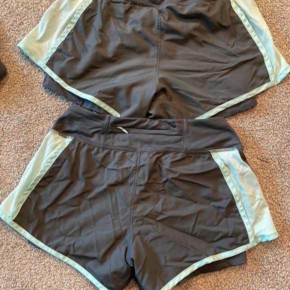Mountain hardwear running shorts - Picture 3 of 4